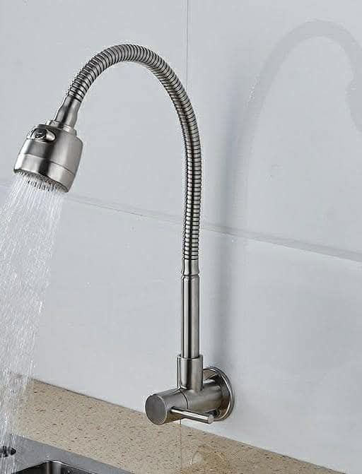 Flexible wall kitchen tap